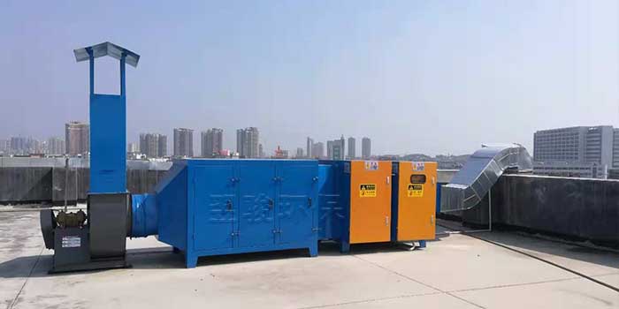塑料廢氣處理(UV光解廢氣處理設備+活性炭吸附器)工程案例